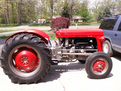 MF35 - red wheels