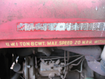 U.W. 1 TON 8 C.W.T. MAX SPEED 20 M.P.H. WITHOUT TRAILER