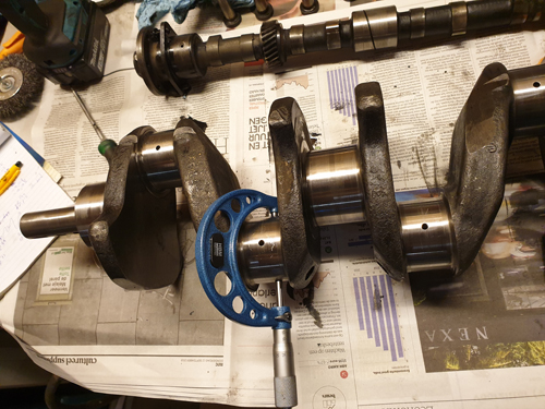 measuring crank shaft